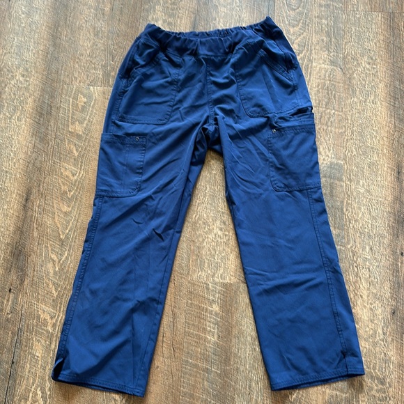 3 piece Heart soul scrub set. Women’s size medium petite - Picture 5 of 6